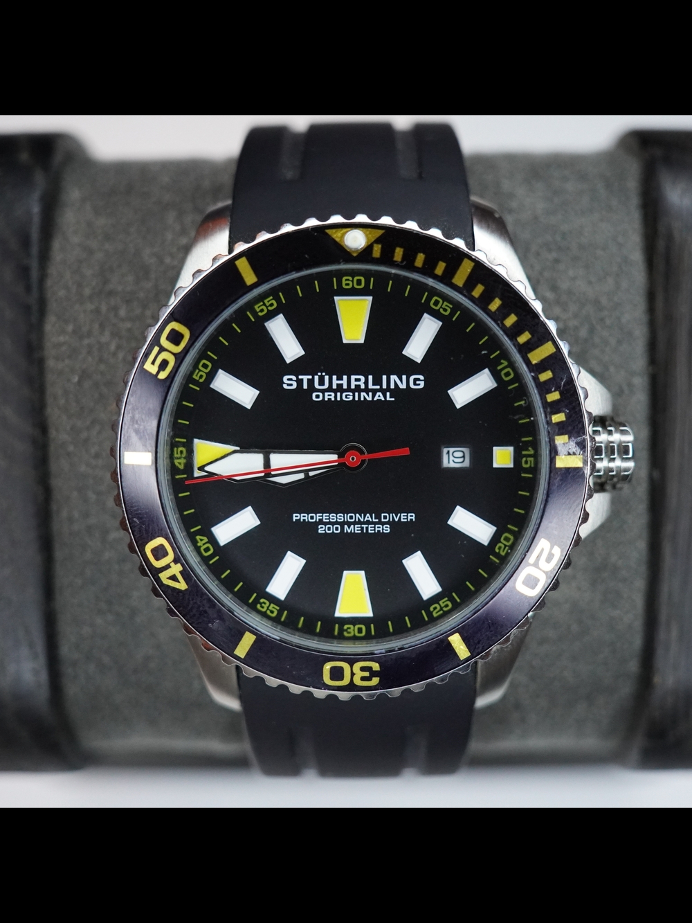 Stuhrling Original Aquadiver Quartz Men's Watch - 706.04 Regatta Bracera 43mm